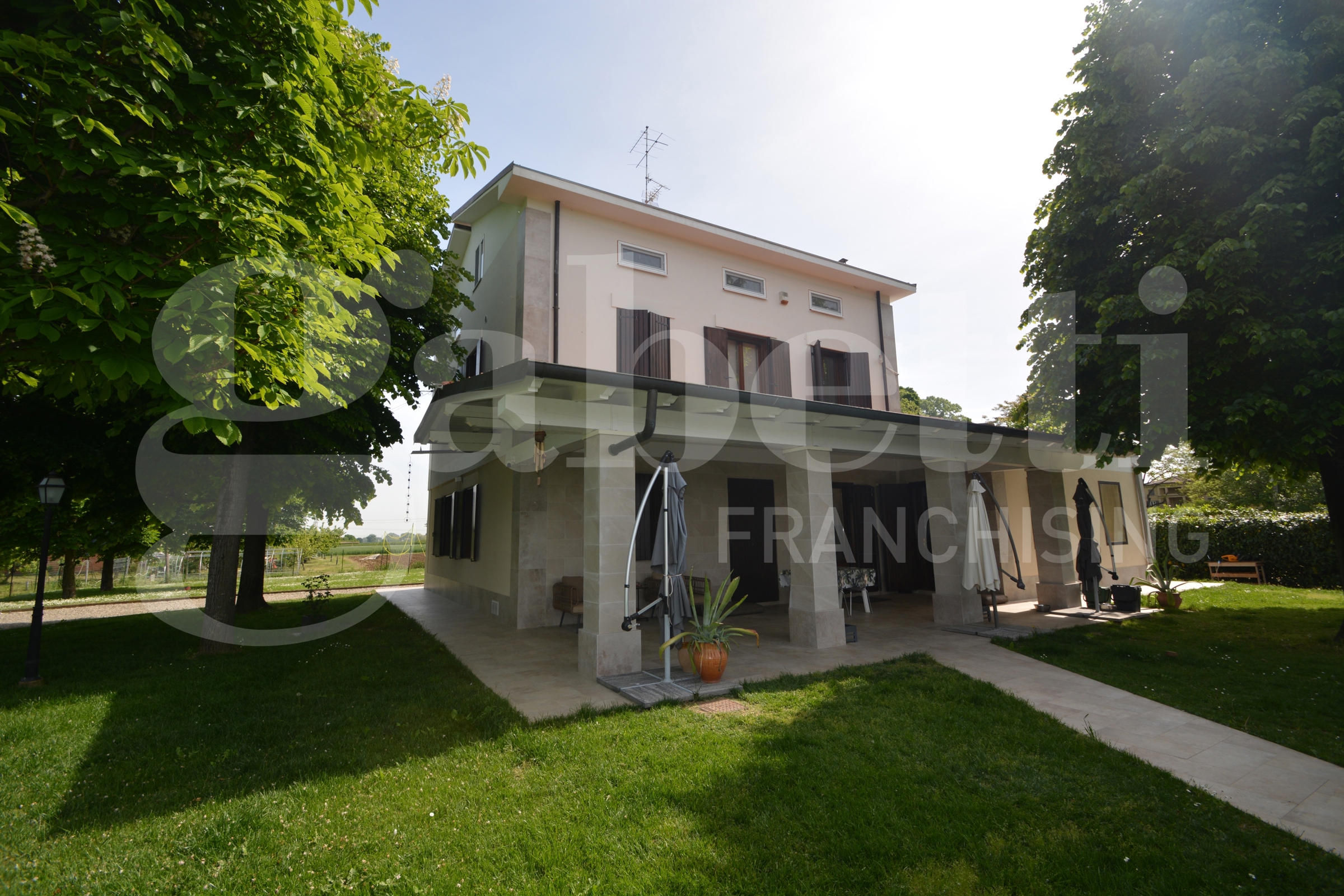 Villa in vendita a Modena (MO)