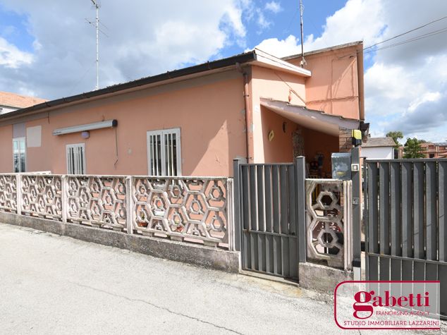 Foto 1 di 6 - Villa in vendita a Civita Castellana