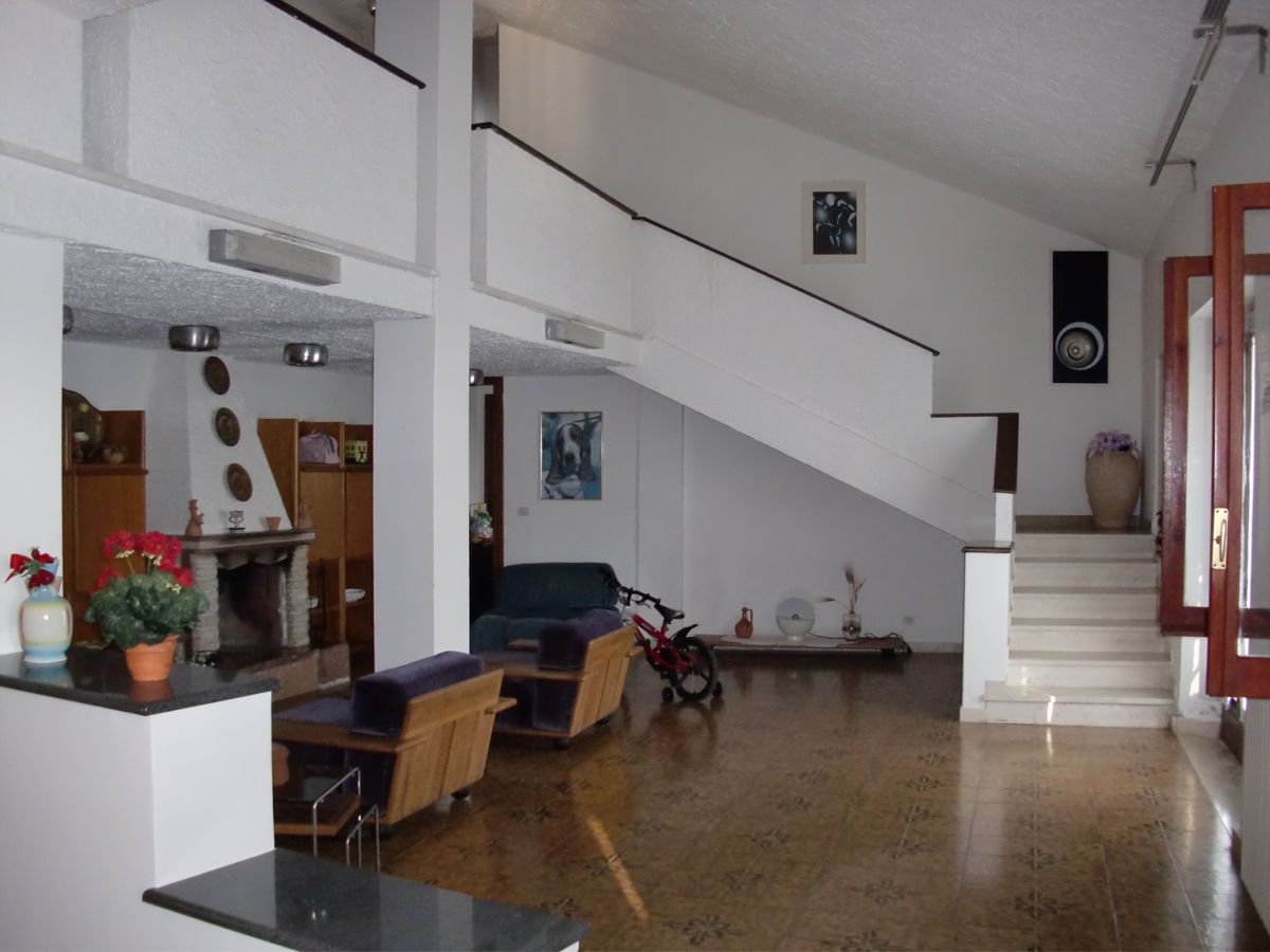 Foto 3 di 19 - Villa in vendita a Ispani