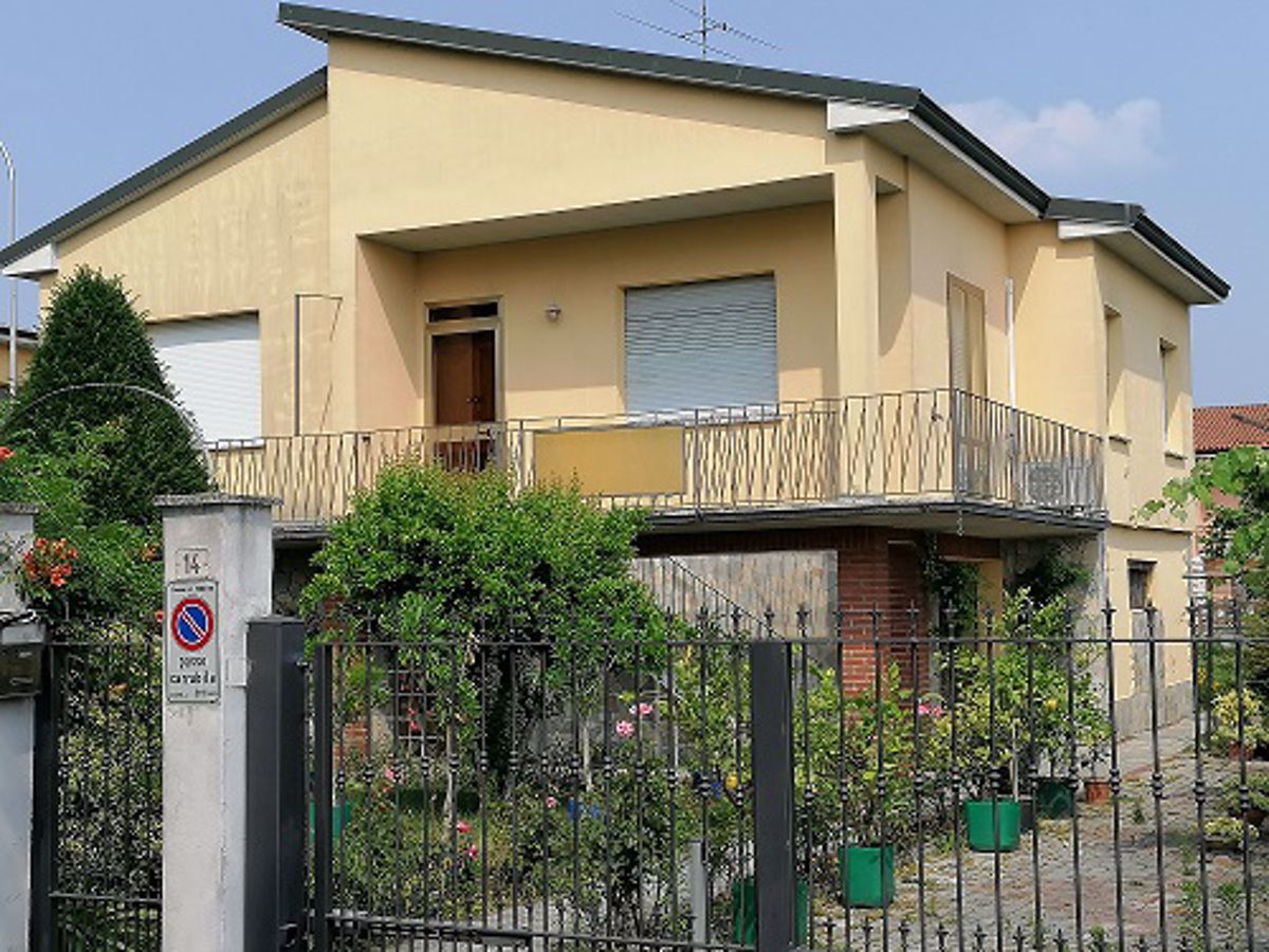 Villa in vendita a Pandino (CR)
