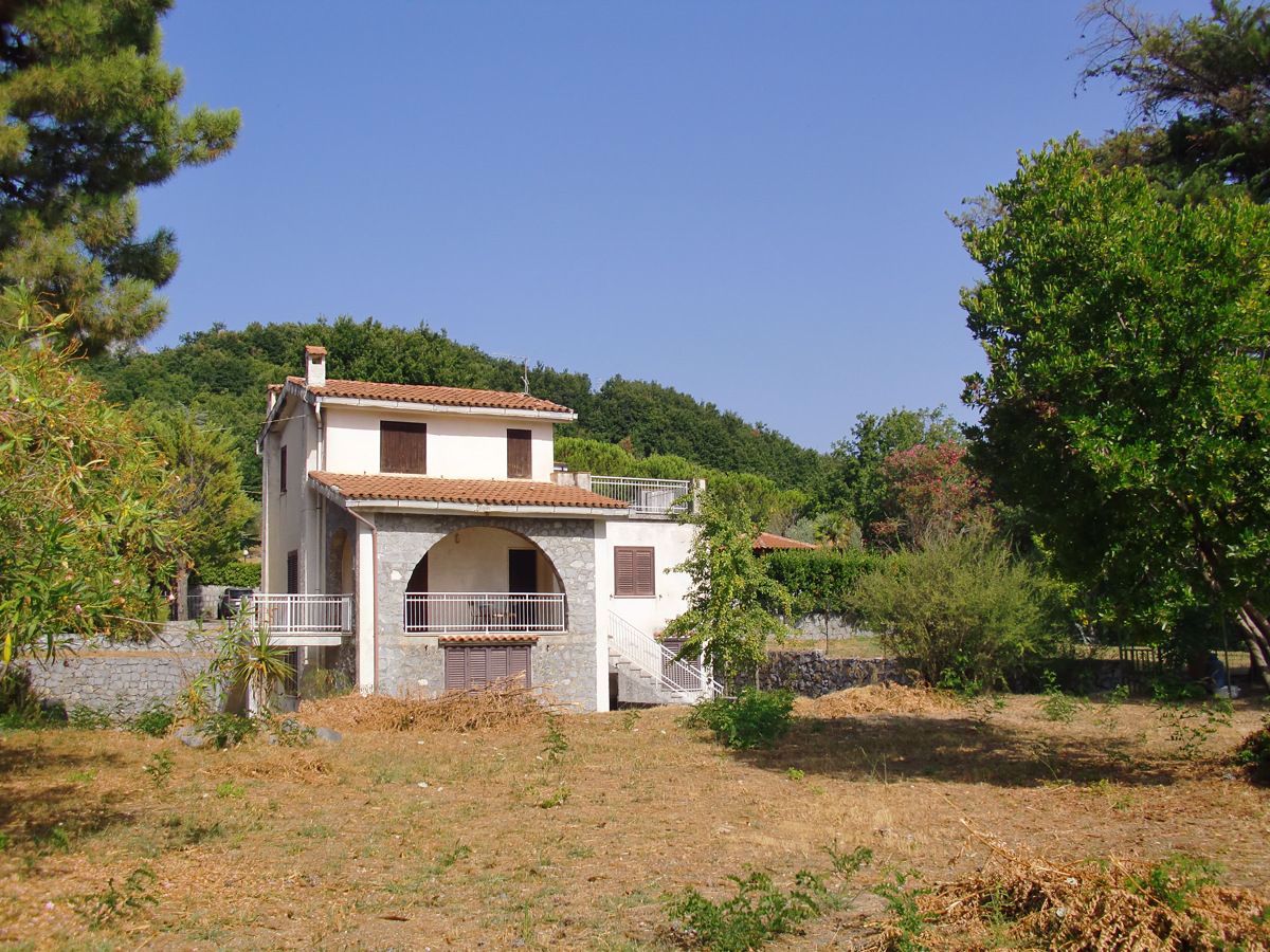 Foto 1 di 14 - Villa in vendita a San Giovanni a Piro