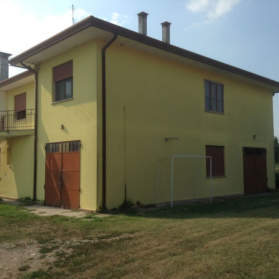 Foto 3 di 8 - Villa a schiera in vendita a Gavello