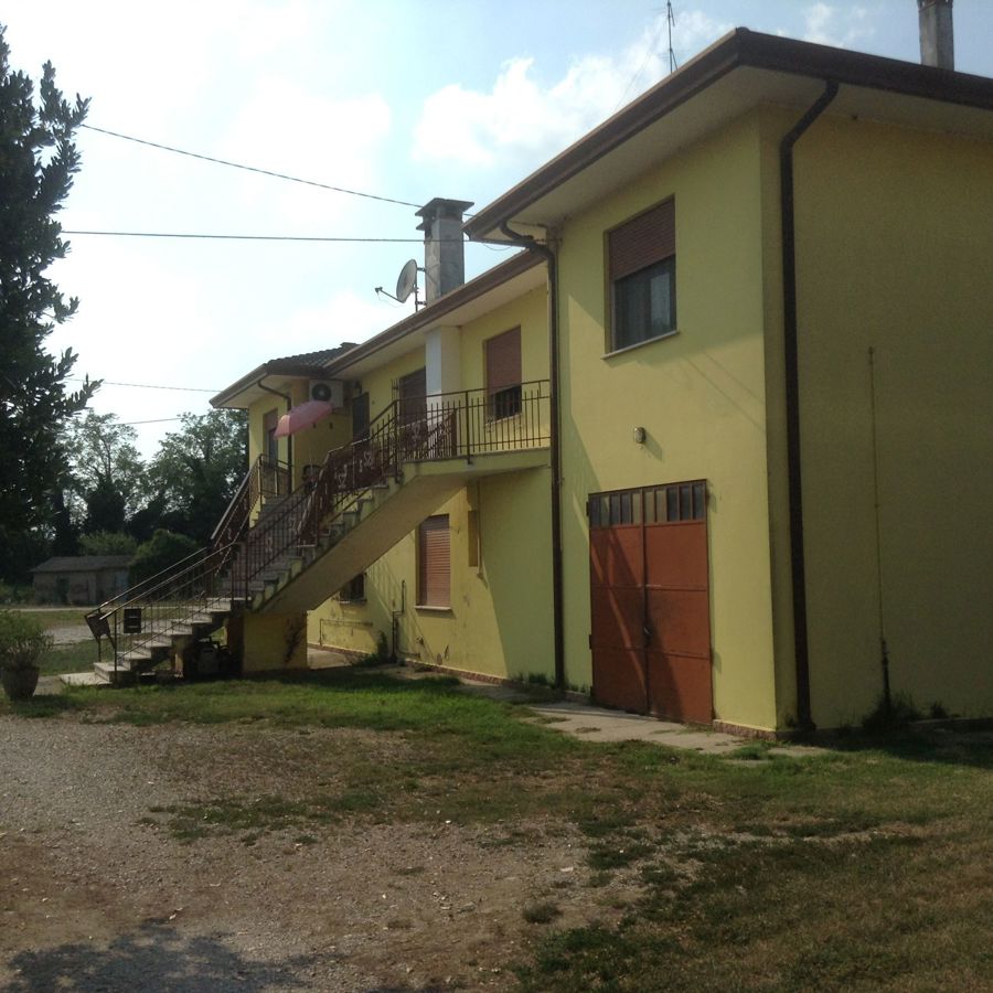 Foto 1 di 8 - Villa a schiera in vendita a Gavello